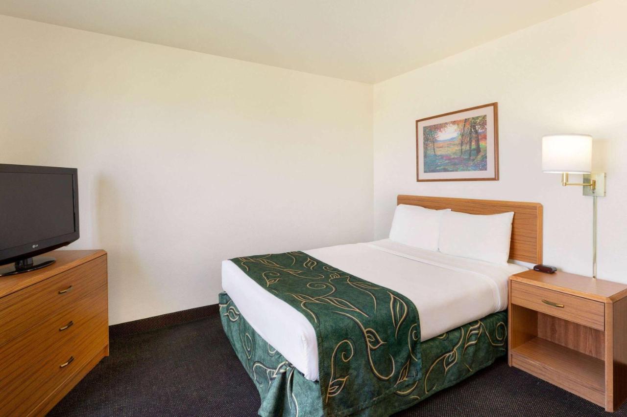 Travelodge By Wyndham Sharon Springs Εξωτερικό φωτογραφία