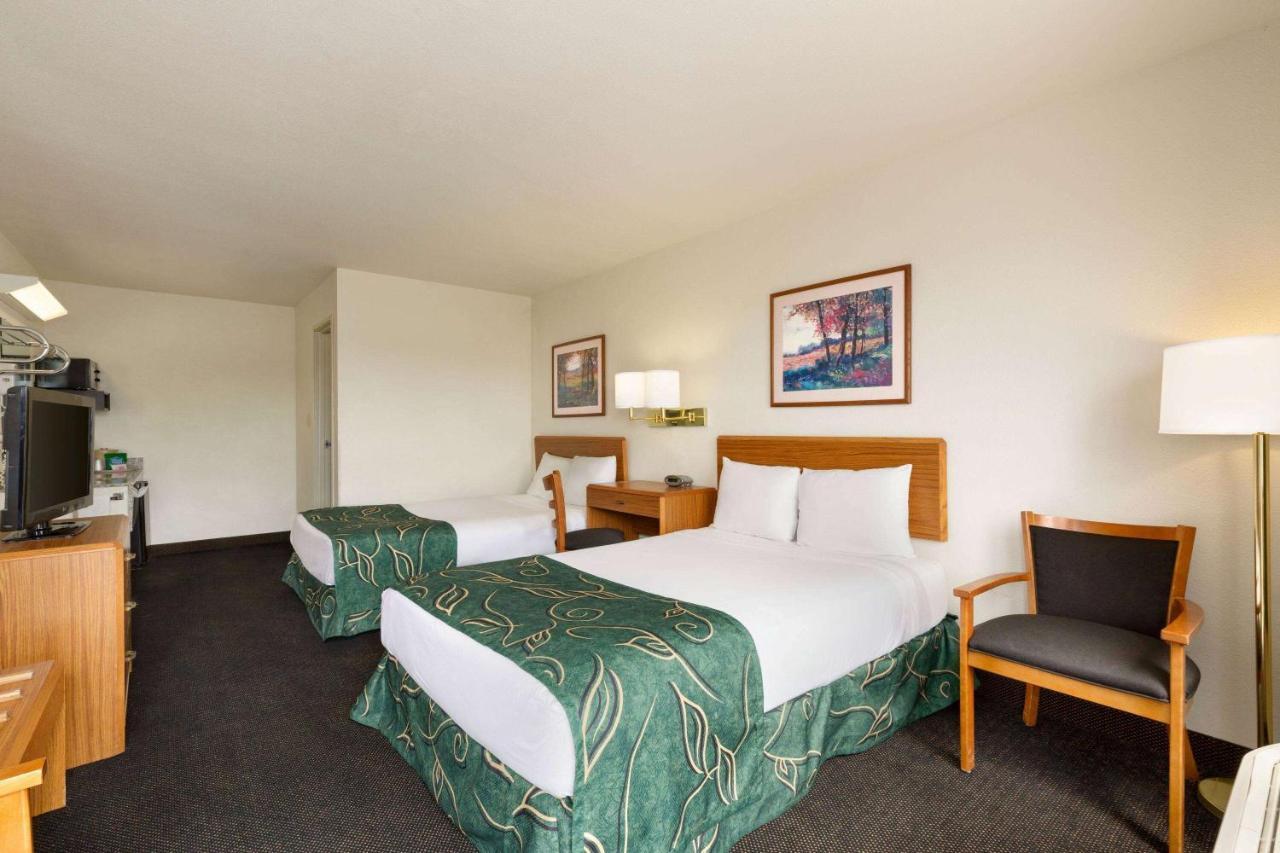 Travelodge By Wyndham Sharon Springs Εξωτερικό φωτογραφία