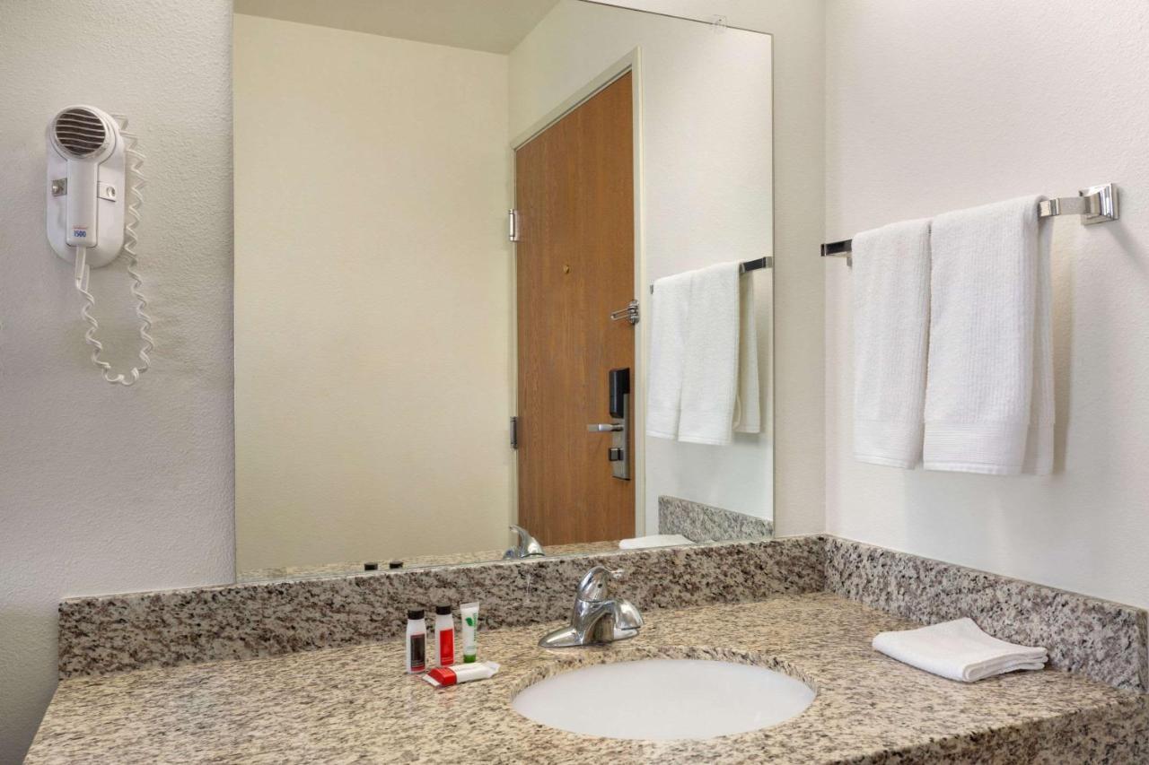 Travelodge By Wyndham Sharon Springs Εξωτερικό φωτογραφία